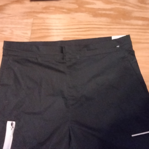 NWT. Nike Essentials Sportswear reflective utility pants - Picture 11 of 14